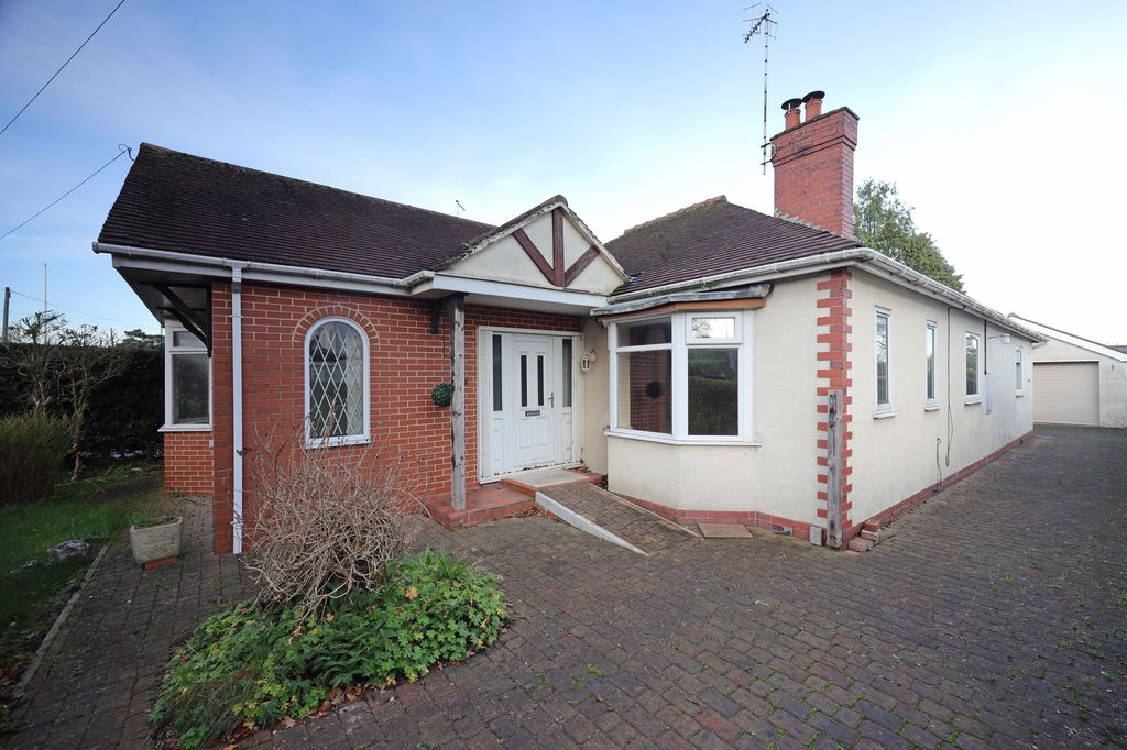 Property photo 2 of 33