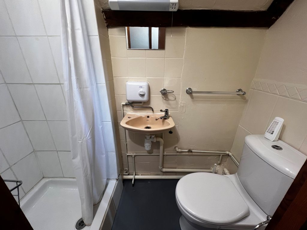 Property photo 3 of 5 Ensuite