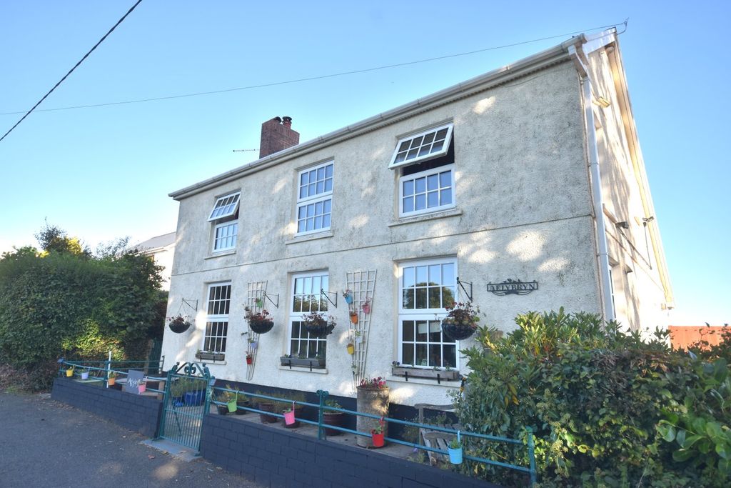 Property photo 1 of 28