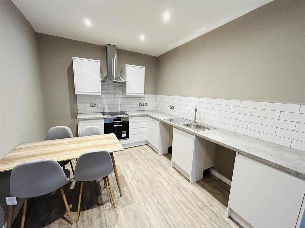 Property photo 3 of 9 Image00007.Jpeg