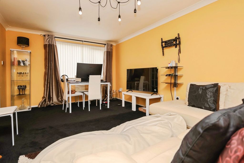 Property photo 3 of 15 Pbox-Img.Jpg