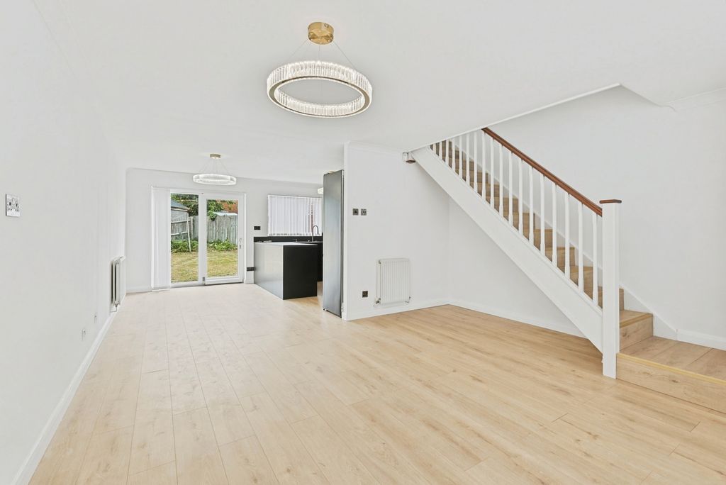 Property photo 3 of 20 Pbox-Img.Jpg