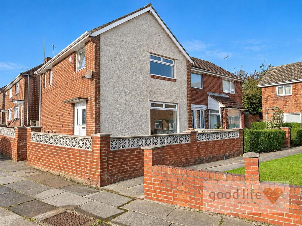 Property photo 1 of 17 20261016_175906896_Ios64 Gravesend.Jpg