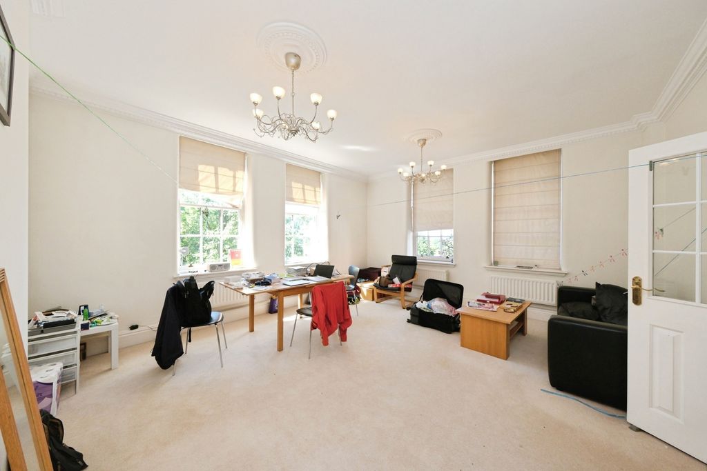 Property photo 3 of 11 Pbox-Img.Jpg