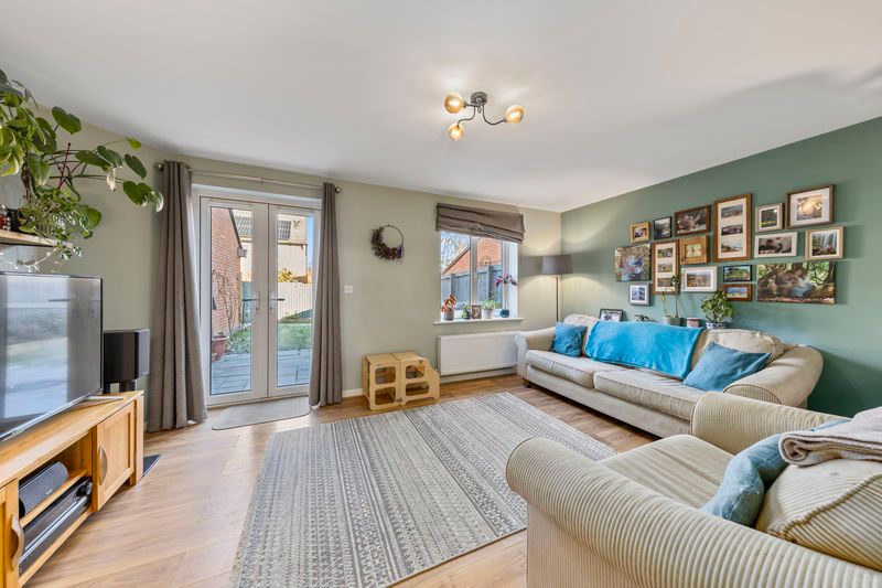 Property photo 2 of 30 Living-Room.