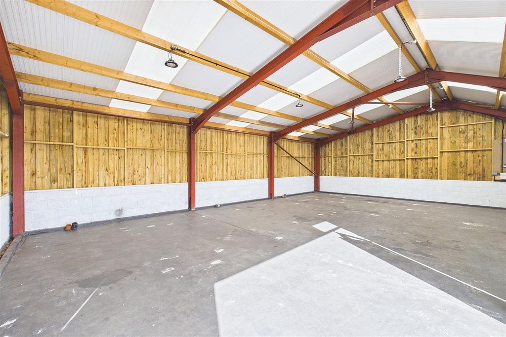 Property photo 2 of 6