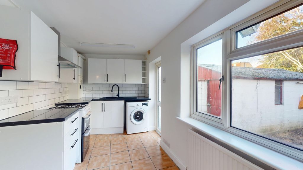 Property photo 1 of 13 Kitchen - Angle 1