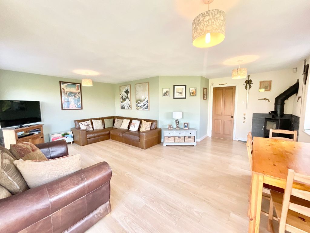 Property photo 2 of 43