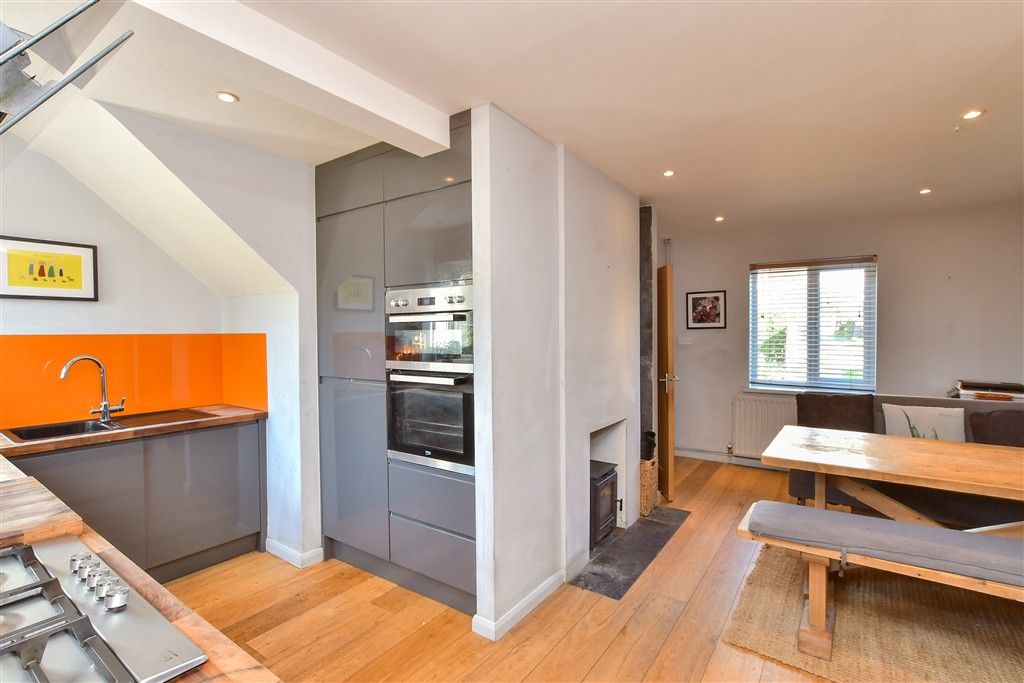 Property photo 1 of 11 Kitchen/ Dining Room