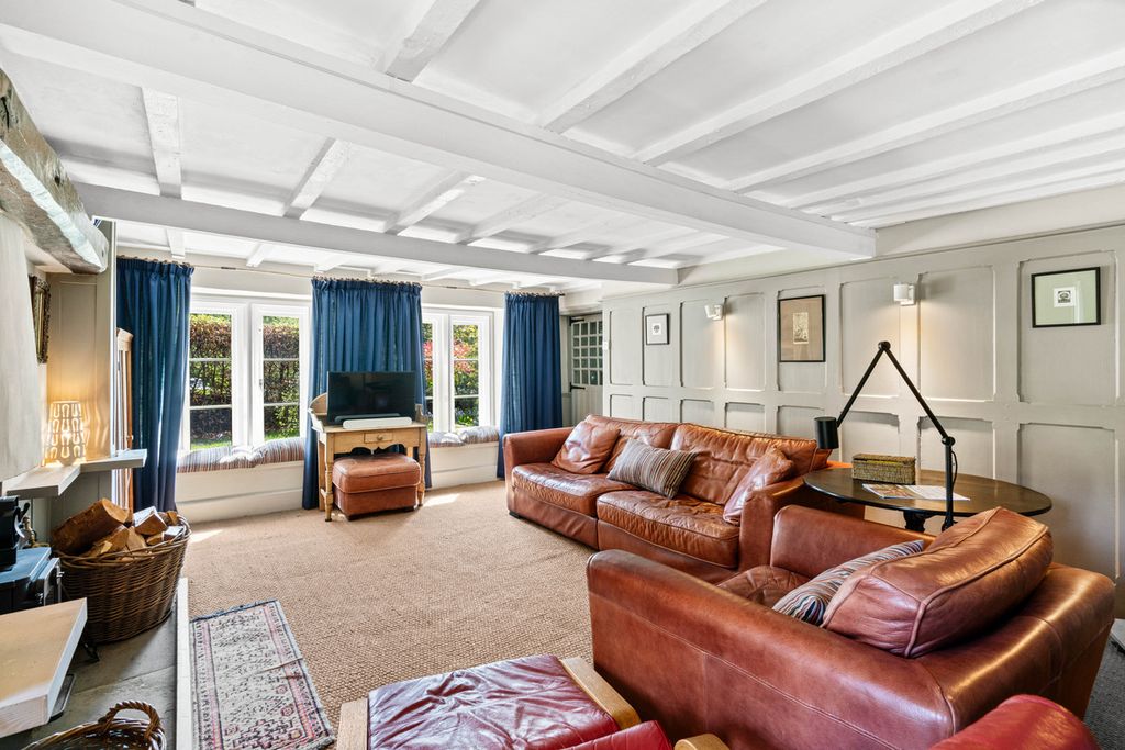 Property photo 3 of 48