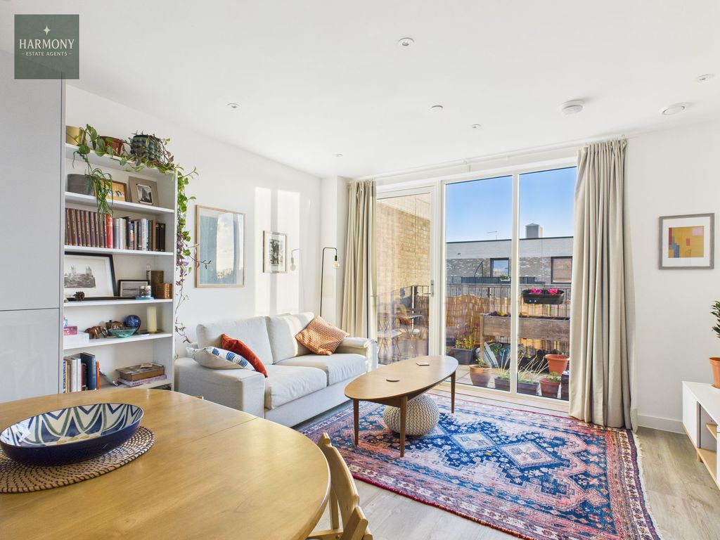 Property photo 1 of 19 Living Room