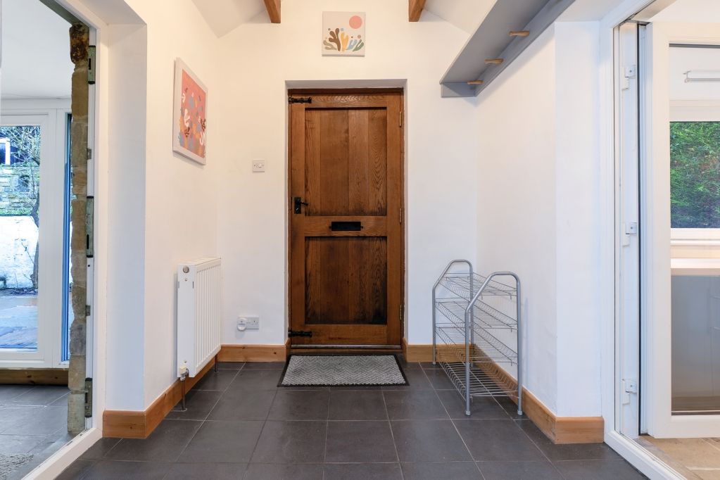 Property photo 2 of 25 Entrance Hall