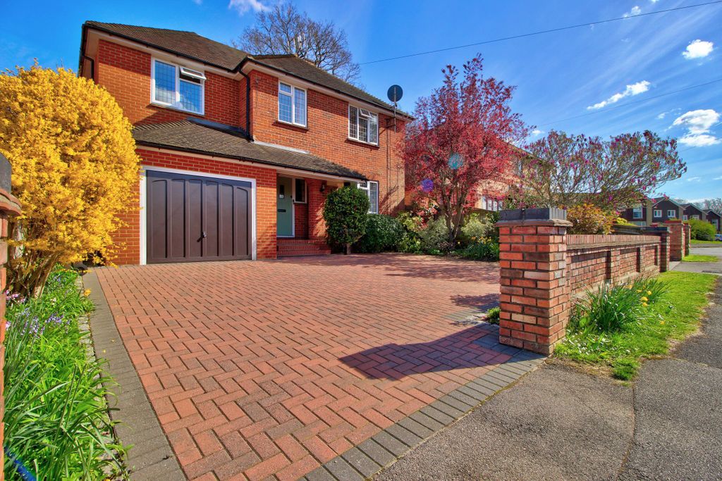 Property photo 1 of 23 Ideal Location For Trains, Town And Amenities