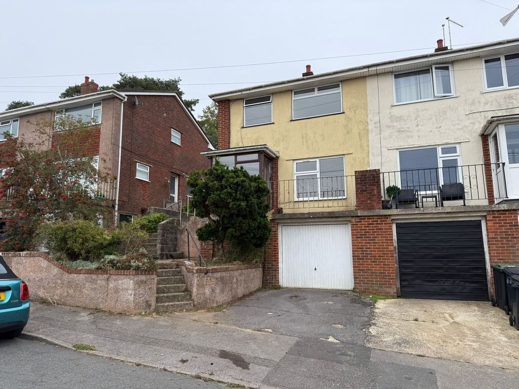 Property photo 1 of 28
