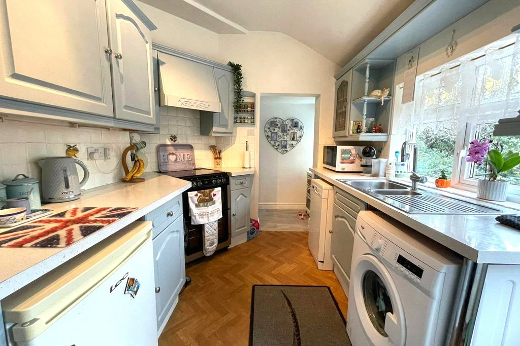 Property photo 3 of 16 Picture No. 27