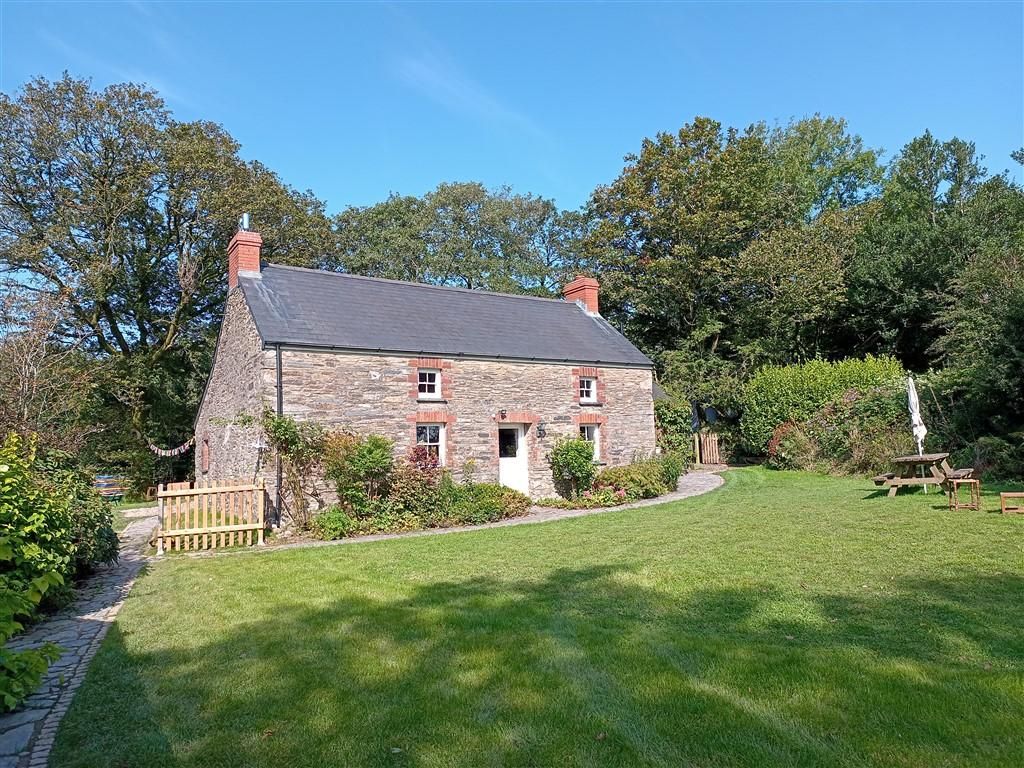 Property photo 2 of 43 Main Farmhouse In Summer 2024