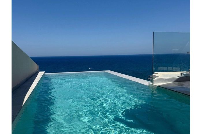 Property photo 1 of 2