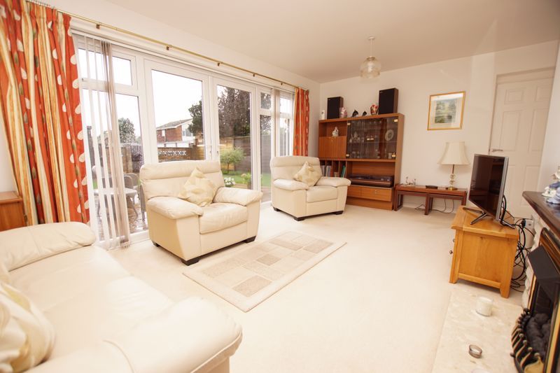 Property photo 2 of 14 Lounge