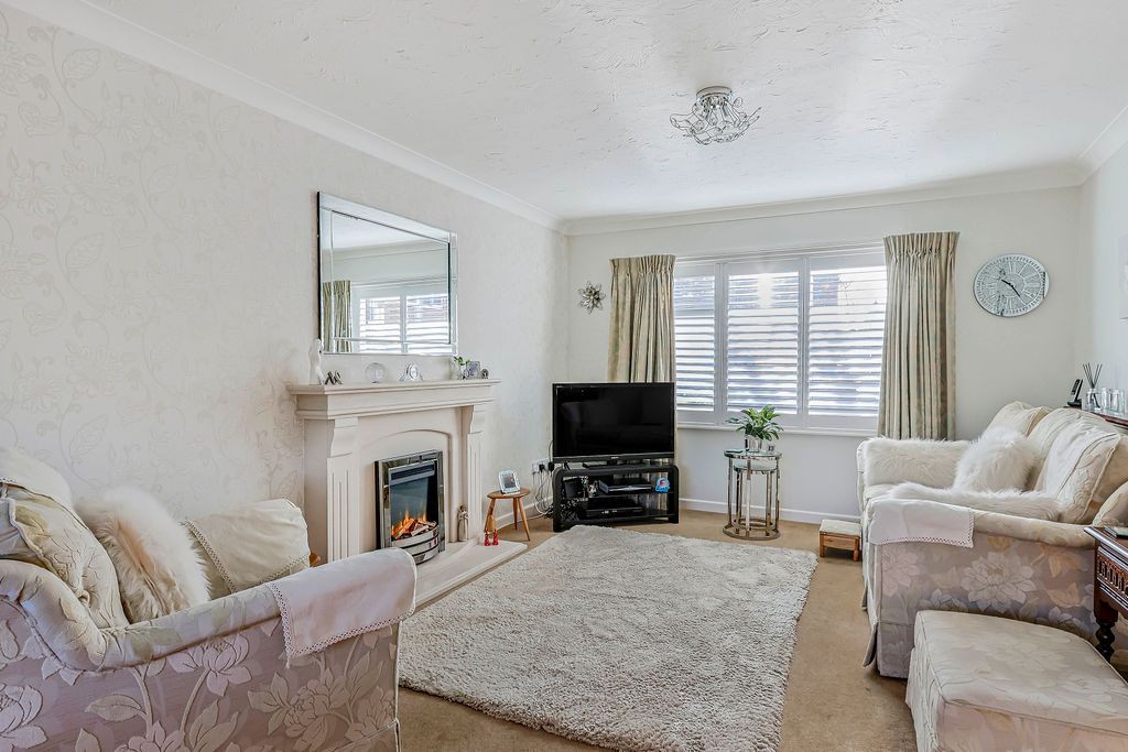 Property photo 3 of 18