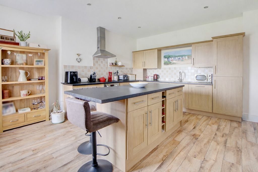 Property photo 3 of 30