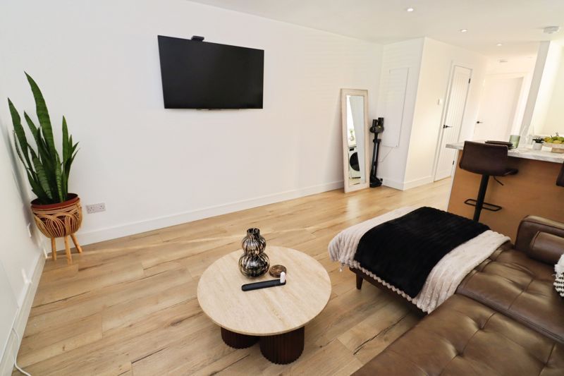 Property photo 2 of 15 Old School Court