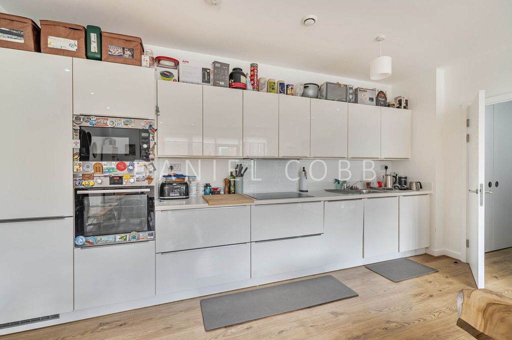 Property photo 3 of 21