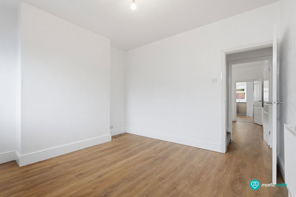 Property photo 3 of 25