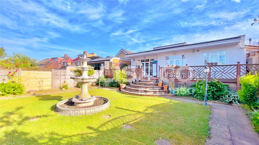 Property photo 2 of 16 Picture No. 24