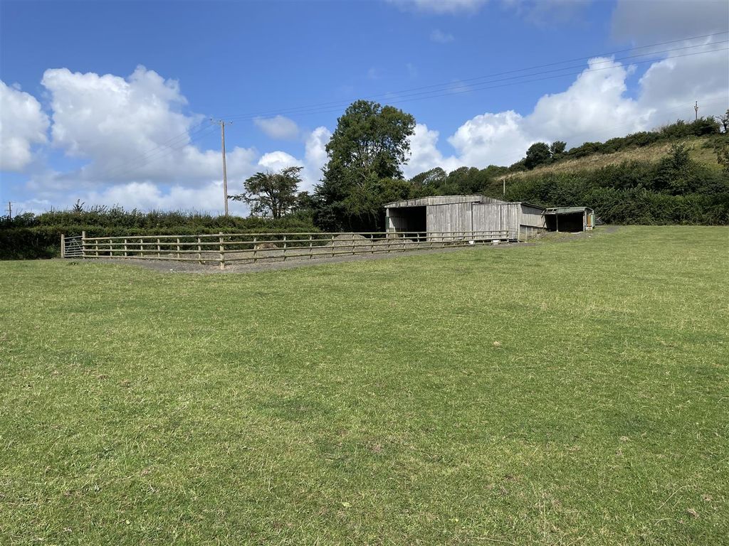 Property photo 1 of 10 Barn & Land