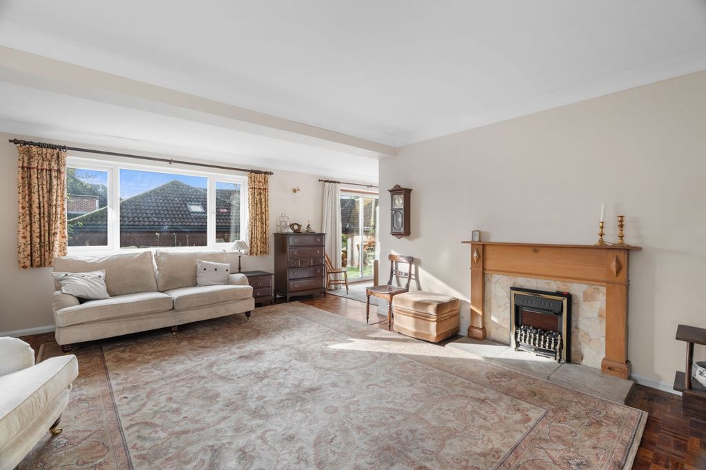 Property photo 2 of 18