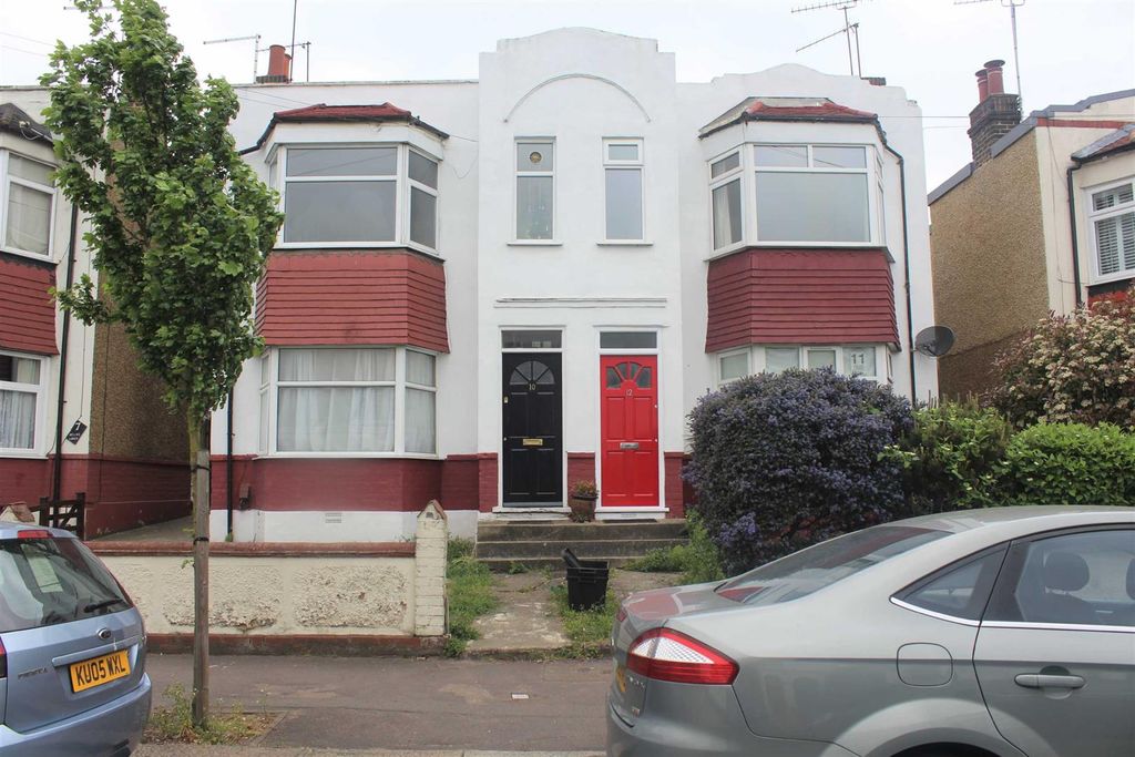 Property photo 2 of 8