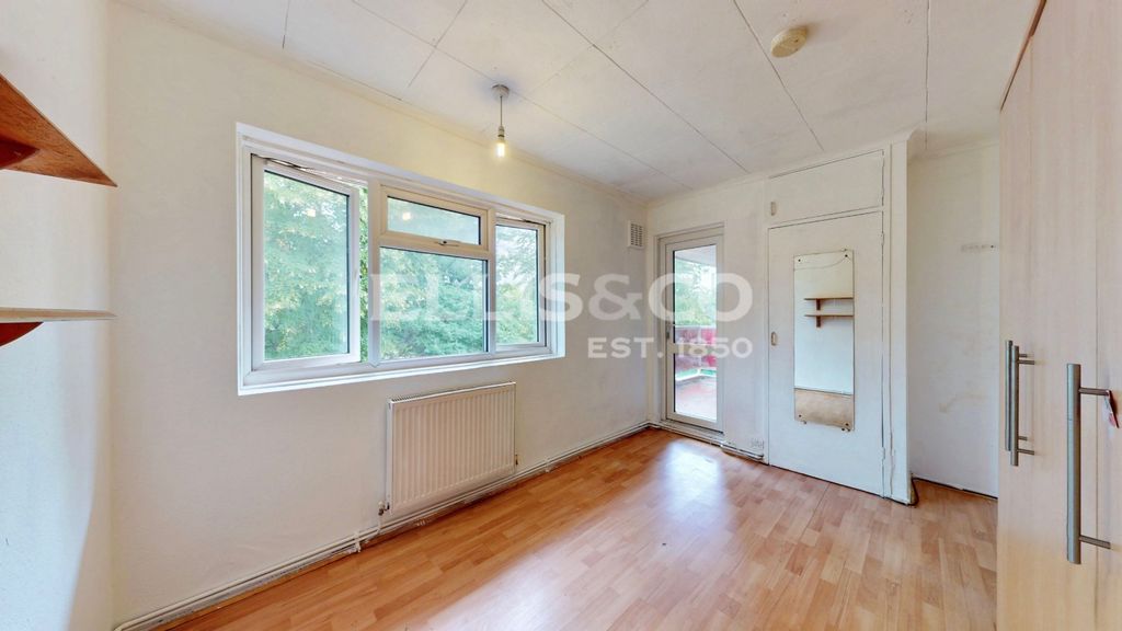 Property photo 3 of 17 Picture No. 06