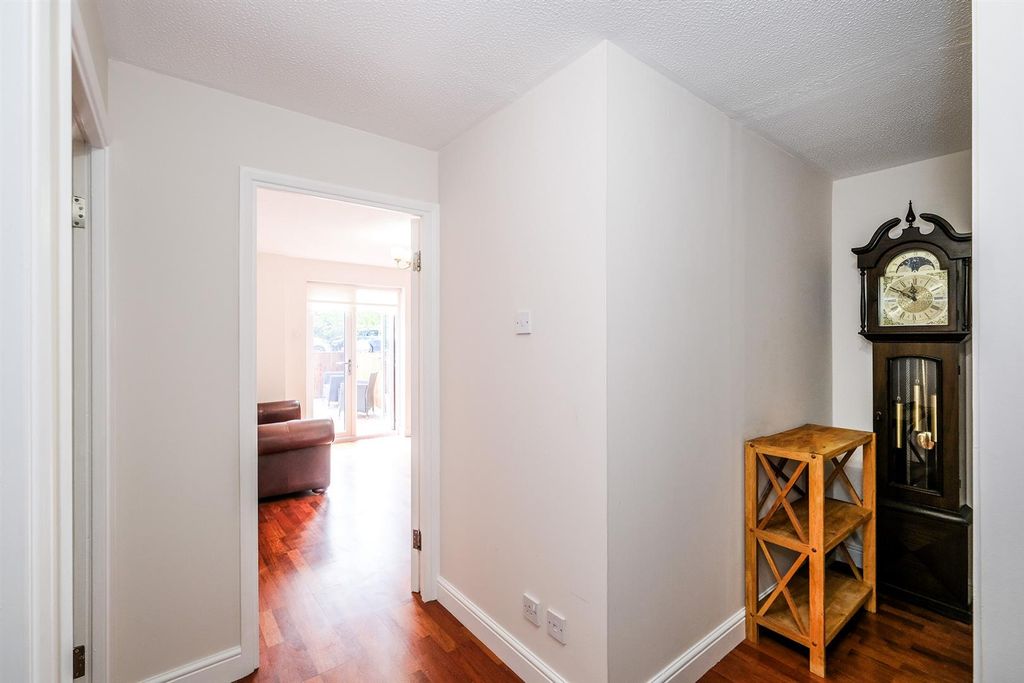 Property photo 3 of 19