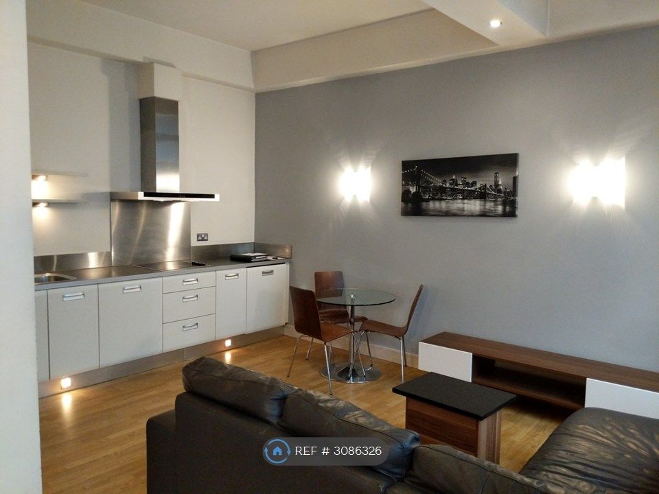 Property photo 1 of 18 Living Area