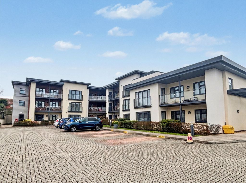 Property photo 1 of 18 Front