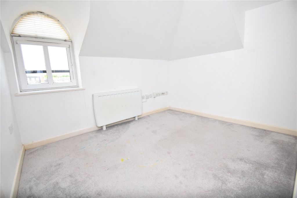 Property photo 3 of 8 Picture No. 23