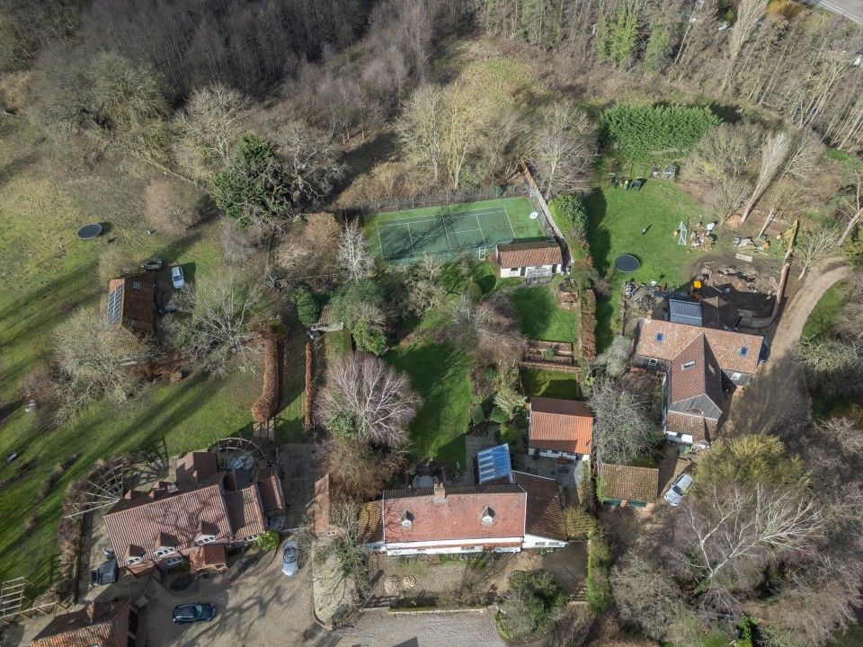 Property photo 2 of 37