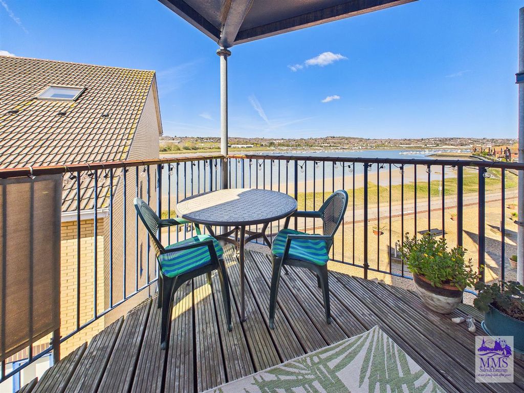 Property photo 2 of 19 Cam04098G0-Pr0188-Still012.Jpg