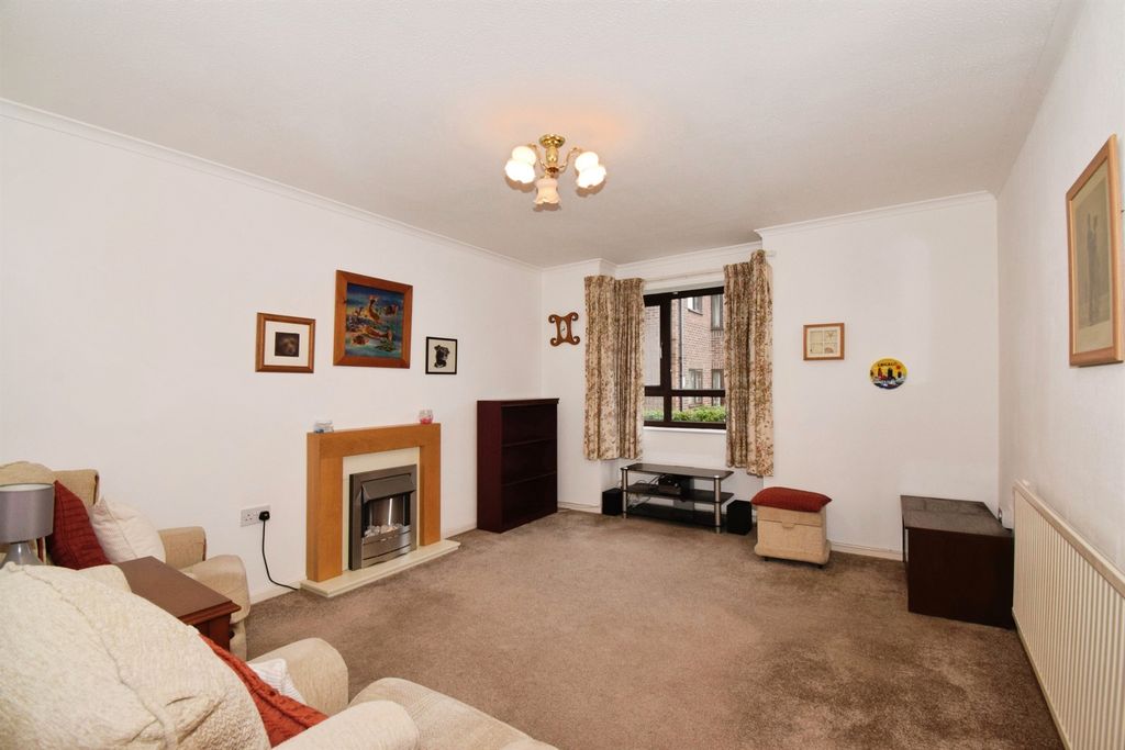 Property photo 2 of 14