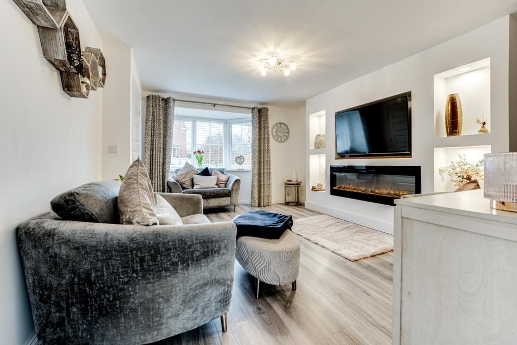 Property photo 2 of 39 21 Forbes Drive, Oakley Vale-3.Jpg