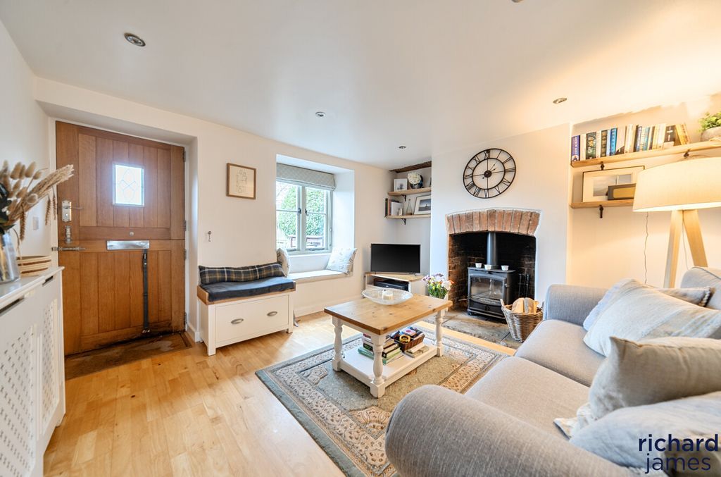 Property photo 3 of 22 11A82E83E17c4B4F93A00Ef7Ad446Ea0