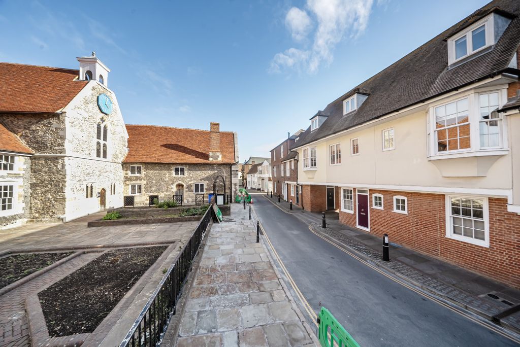 Property photo 2 of 21 4565122