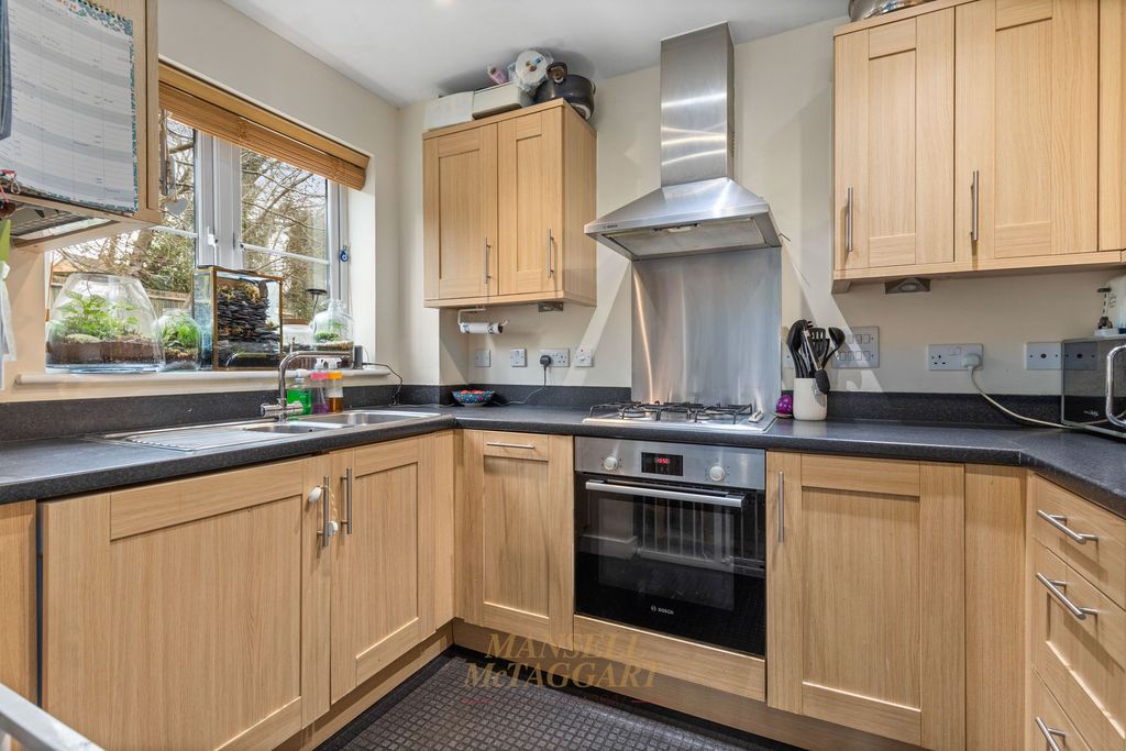 Additional image 7 of 2 bed flat for saleAlbion Way, Edenbridge TN8