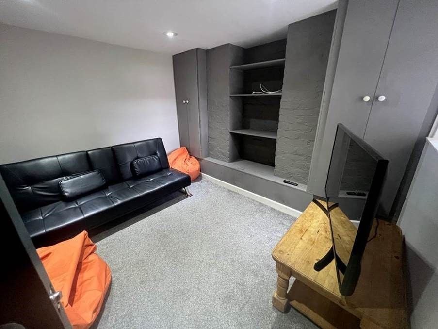 Property photo 3 of 9