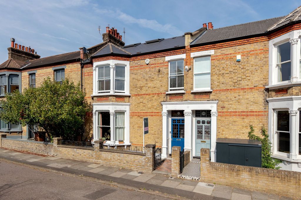 Property photo 1 of 26