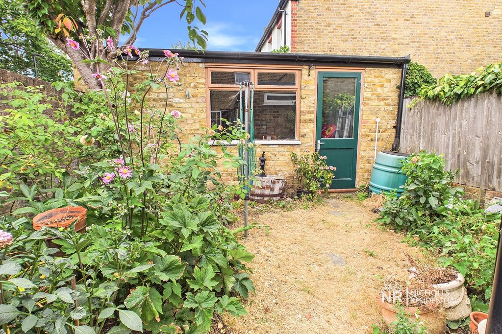 Property photo 2 of 15 Garden
