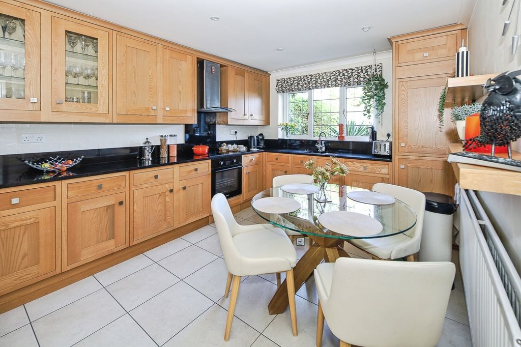 Property photo 3 of 22 Pbox-Img.Jpg