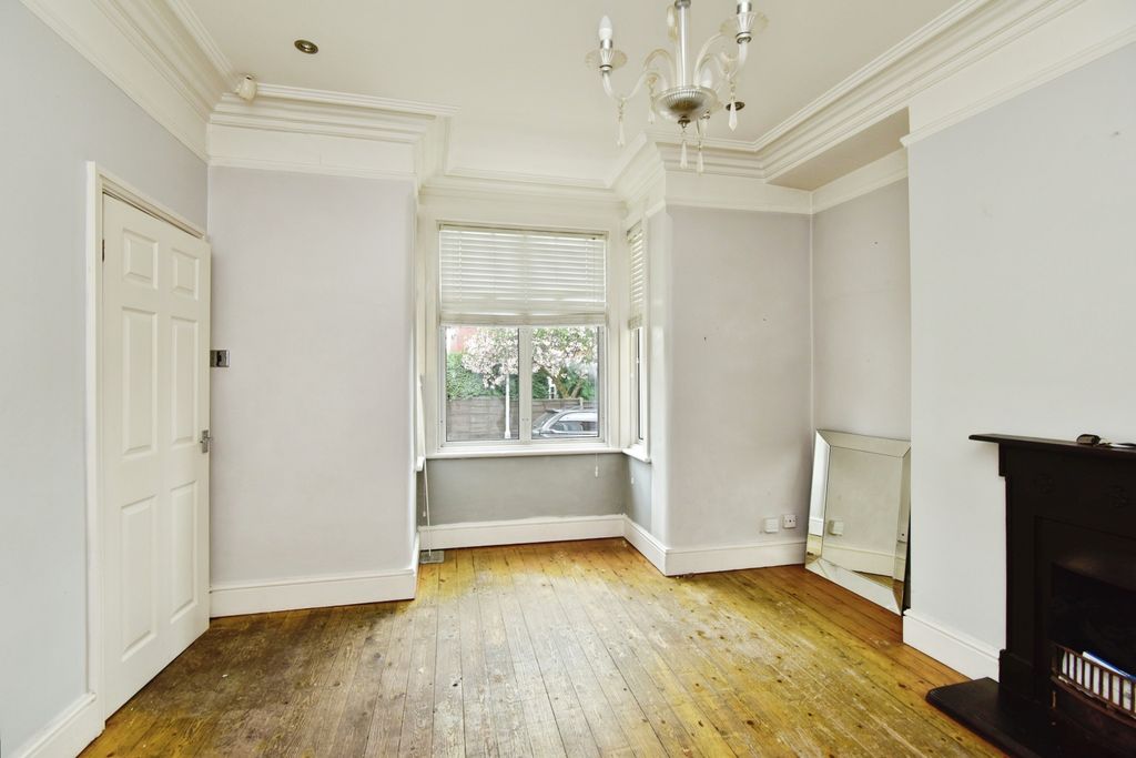Property photo 3 of 16