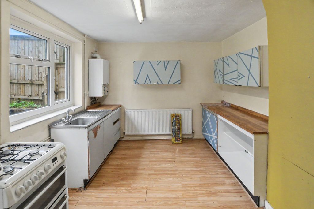 Property photo 3 of 11