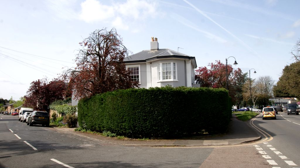 Property photo 2 of 9